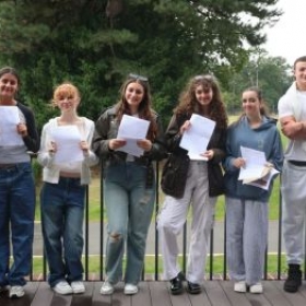 Leighton Park families celebrate outstanding GCSE  results