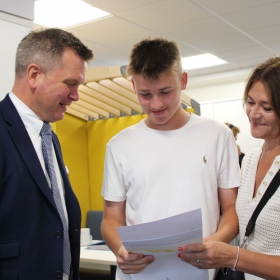 Halliford Celebrates Best-Ever GCSE Results  - Photo 3